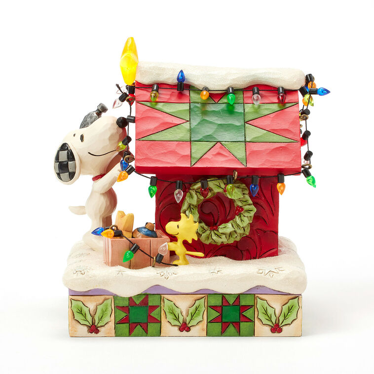 Enesco Jim Shore Peanuts Snoopy Decorating Doghouse Light-Up Figurine, 6.3"