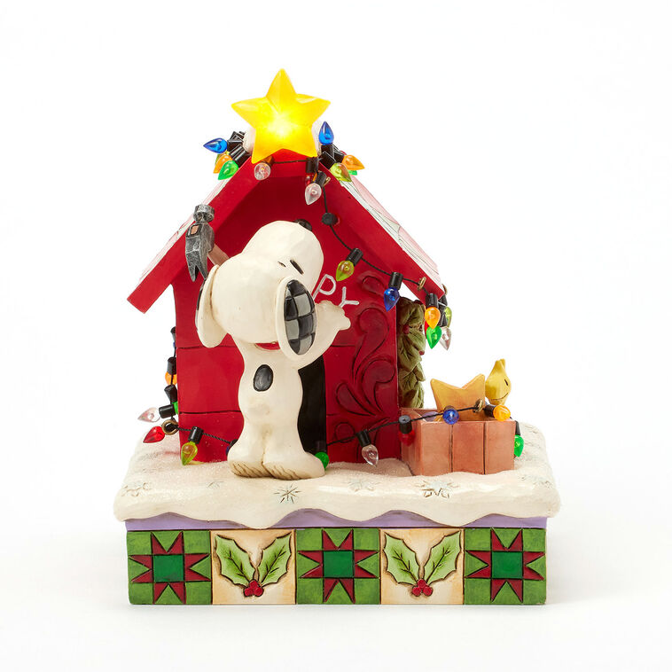 Enesco Jim Shore Peanuts Snoopy Decorating Doghouse Light-Up Figurine, 6.3"